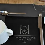 Logis- De La Baie De & Hotel