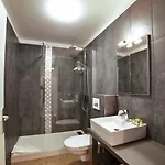 Hotel Logis- De La Baie De & 3*