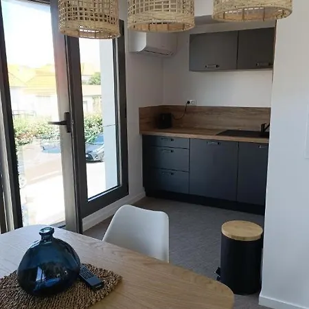 Logis- De La Baie De &