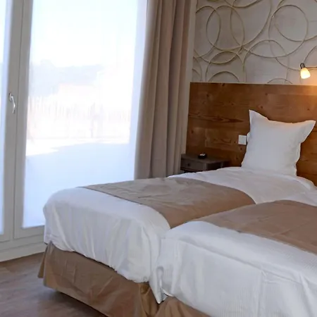 Logis- De La Baie De & 3*