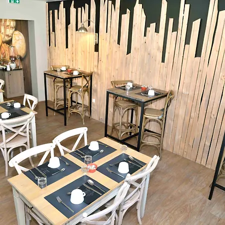 Logis- De La Baie De & Szálloda