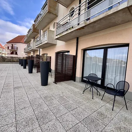 Hotel Logis- De La Baie De & Wissant