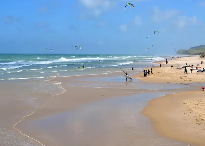 Logis- De La Baie De & Hotel