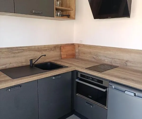 Logis- De La Baie De & Hotel