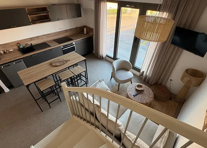 Hotel Logis- De La Baie De &