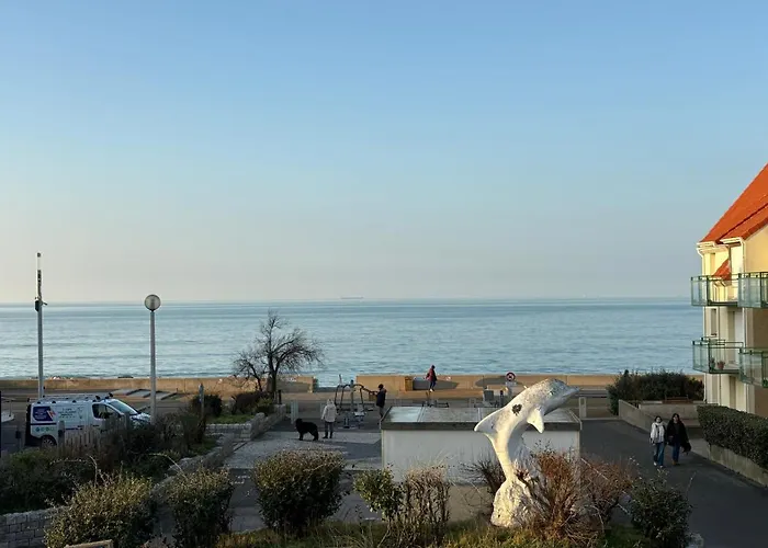 Logis- De La Baie De & 3*