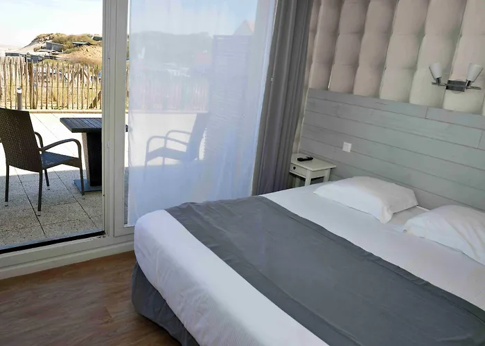 Hotel Logis- De La Baie De & Wissant