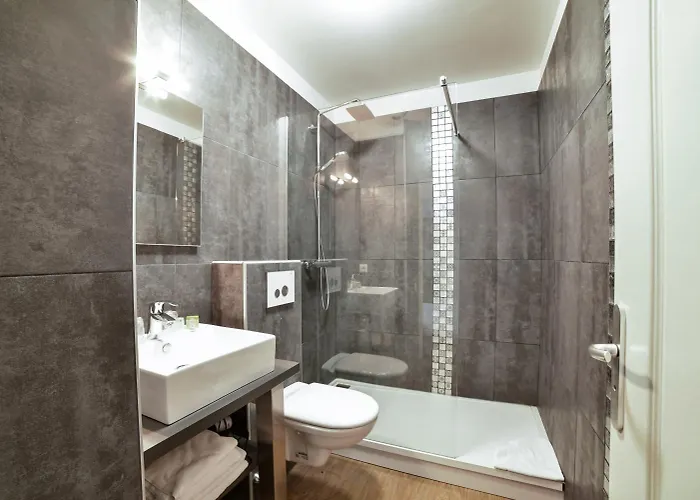 Hotel Logis- De La Baie De &