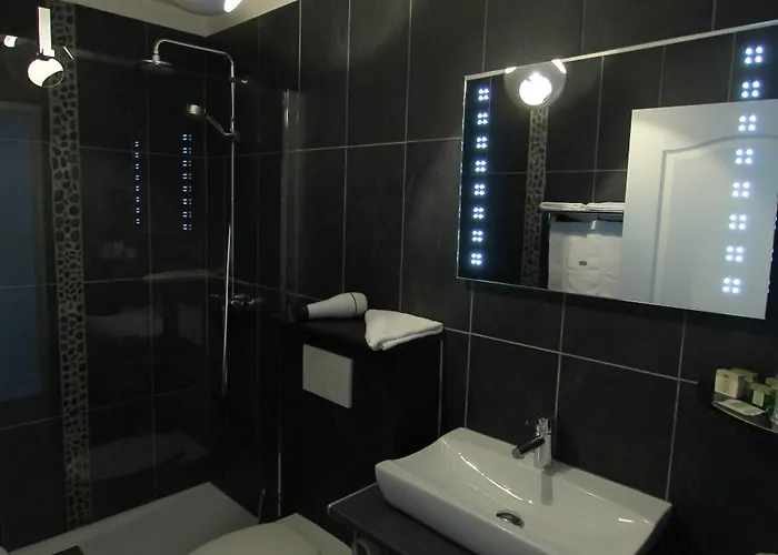 Hotel Logis- De La Baie De & Wissant