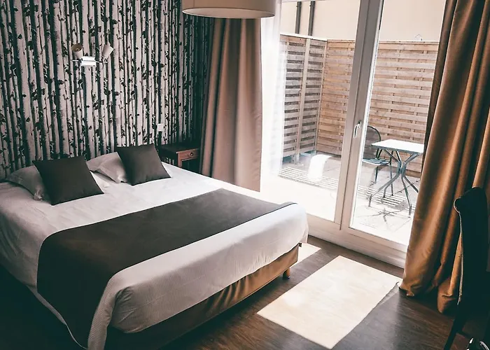 Logis- De La Baie De & Hotel 3*